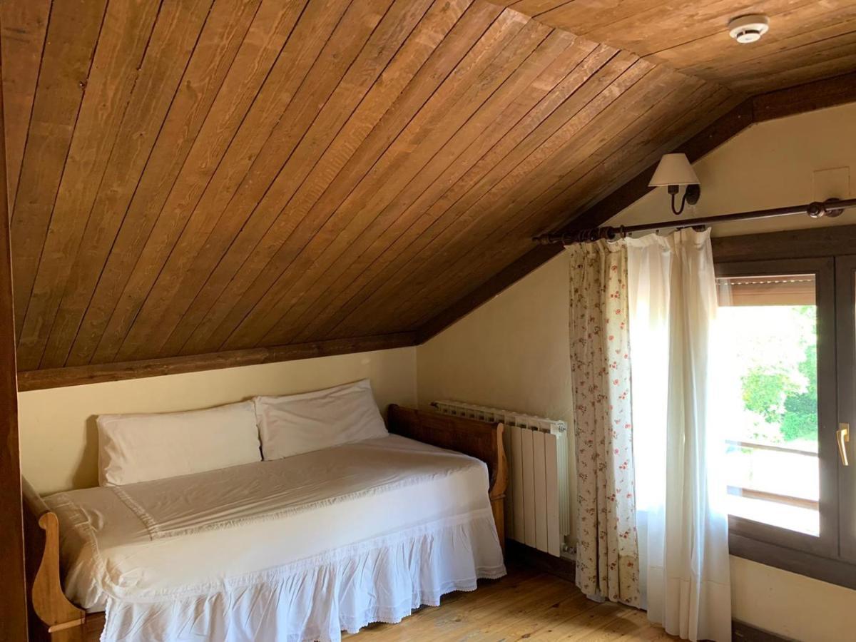 Hotel Charle Jaca Kültér fotó