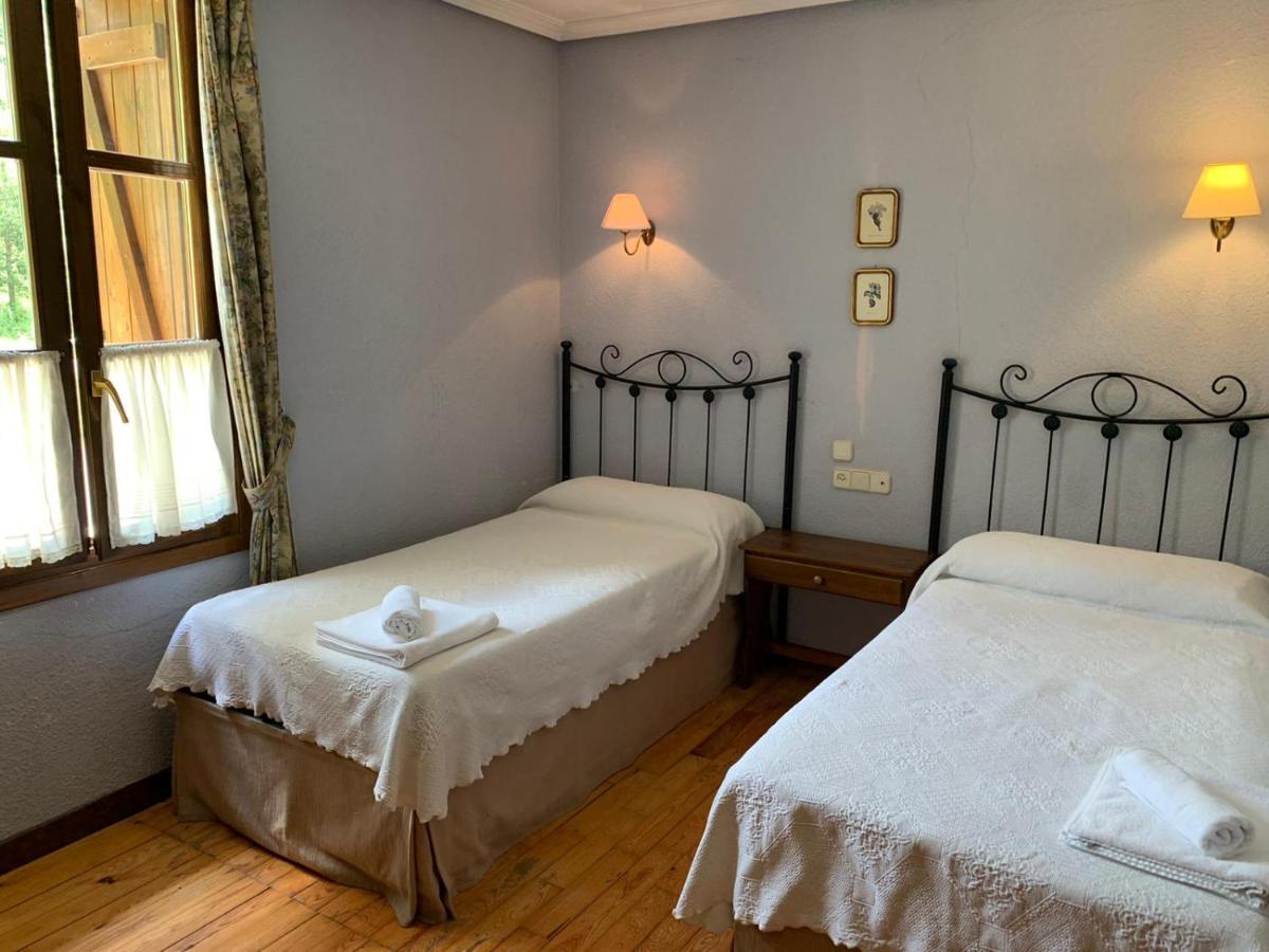 Hotel Charle Jaca Kültér fotó