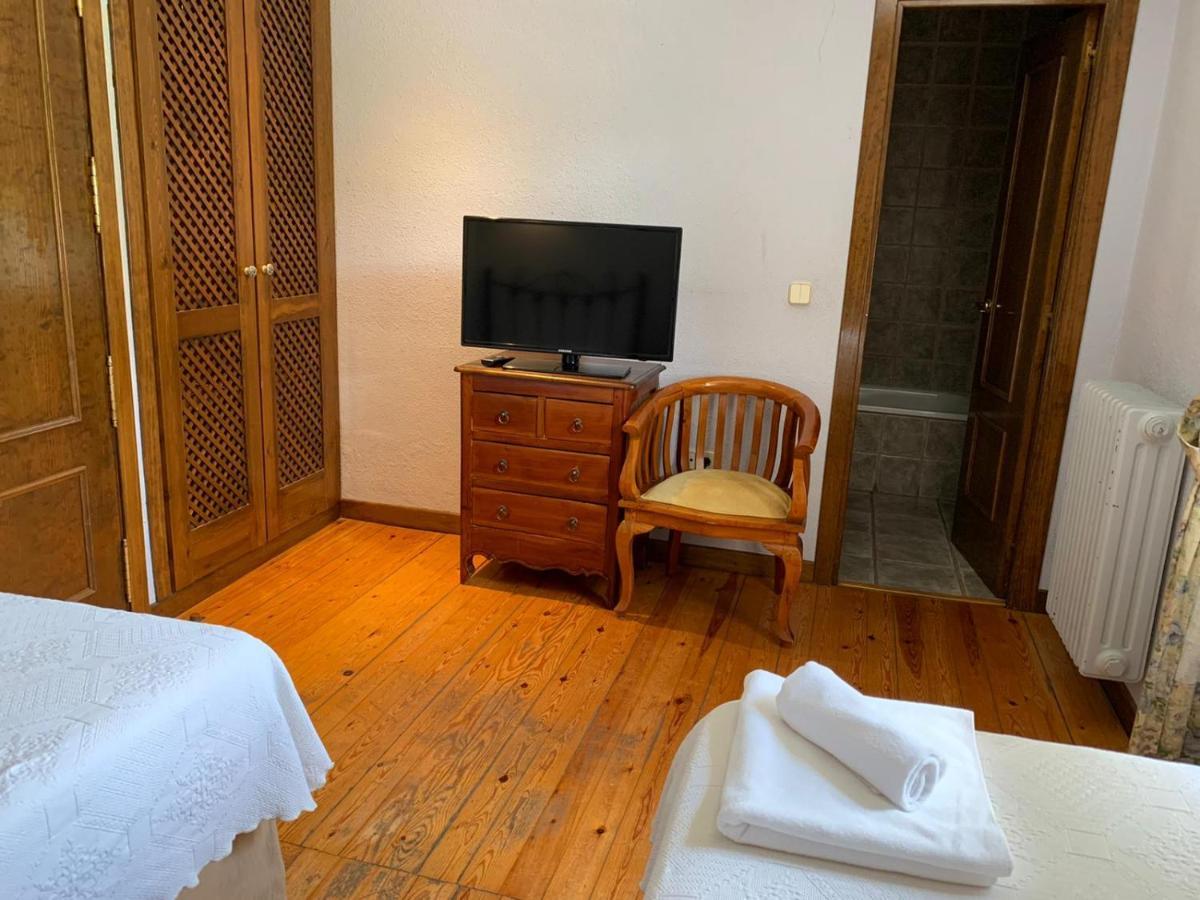 Hotel Charle Jaca Kültér fotó