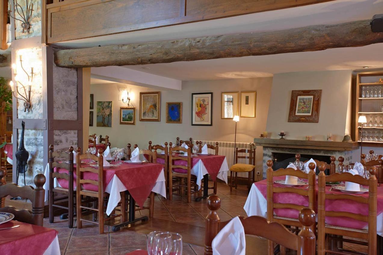 Hotel Charle Jaca Kültér fotó