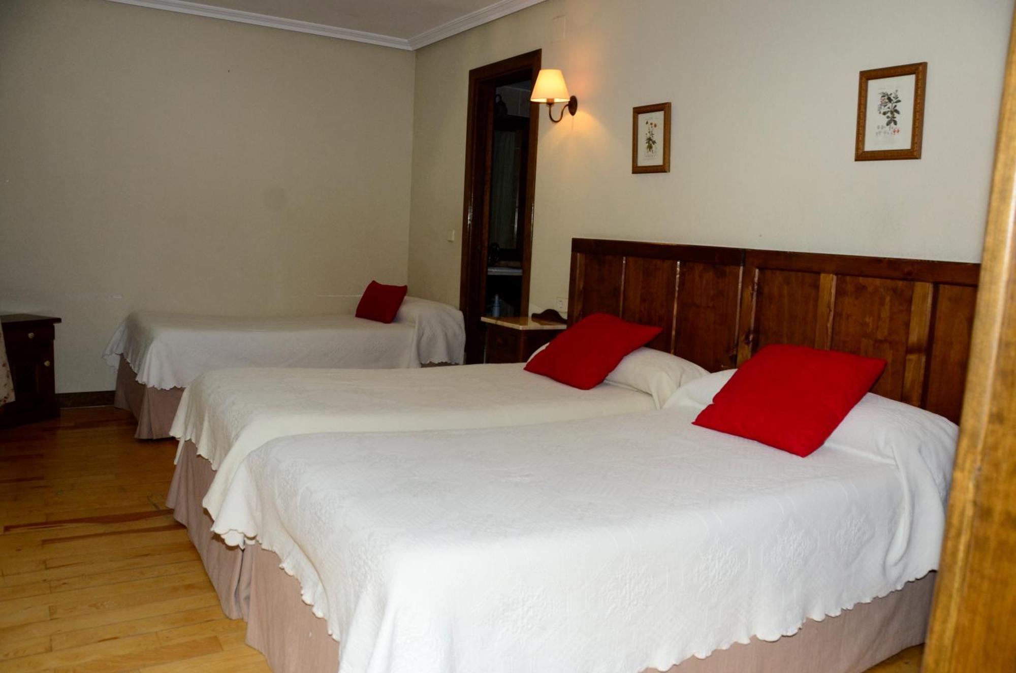 Hotel Charle Jaca Szoba fotó