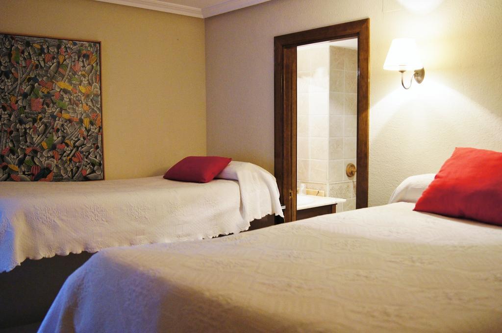 Hotel Charle Jaca Kültér fotó